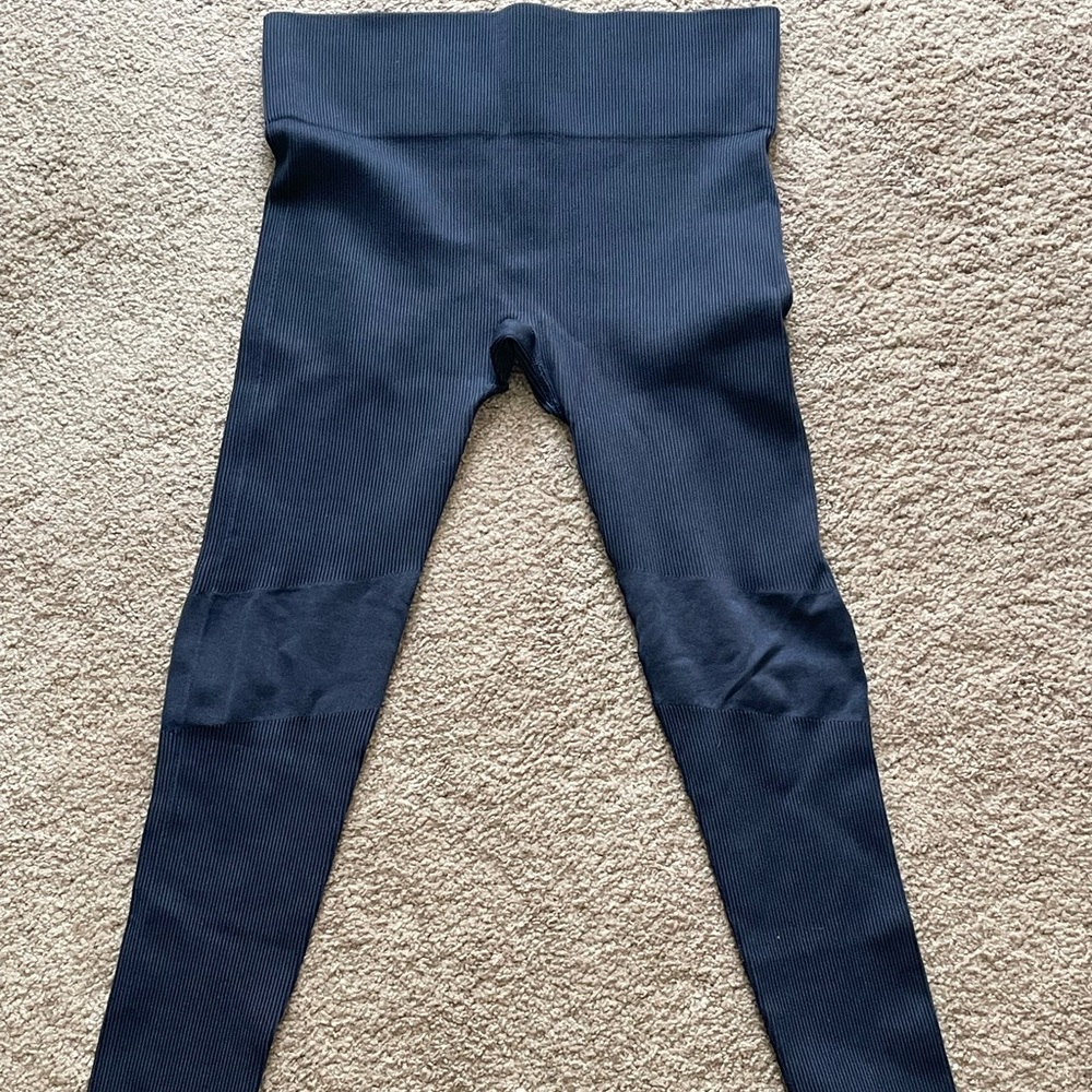 NWOT Ribbed leggings Vici, Mono B, large - Picture 3 of 6